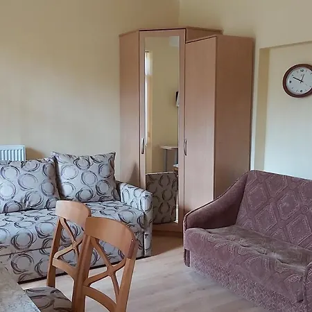 Poilsio Butas Prie Parko Maison d'hôtes 3*